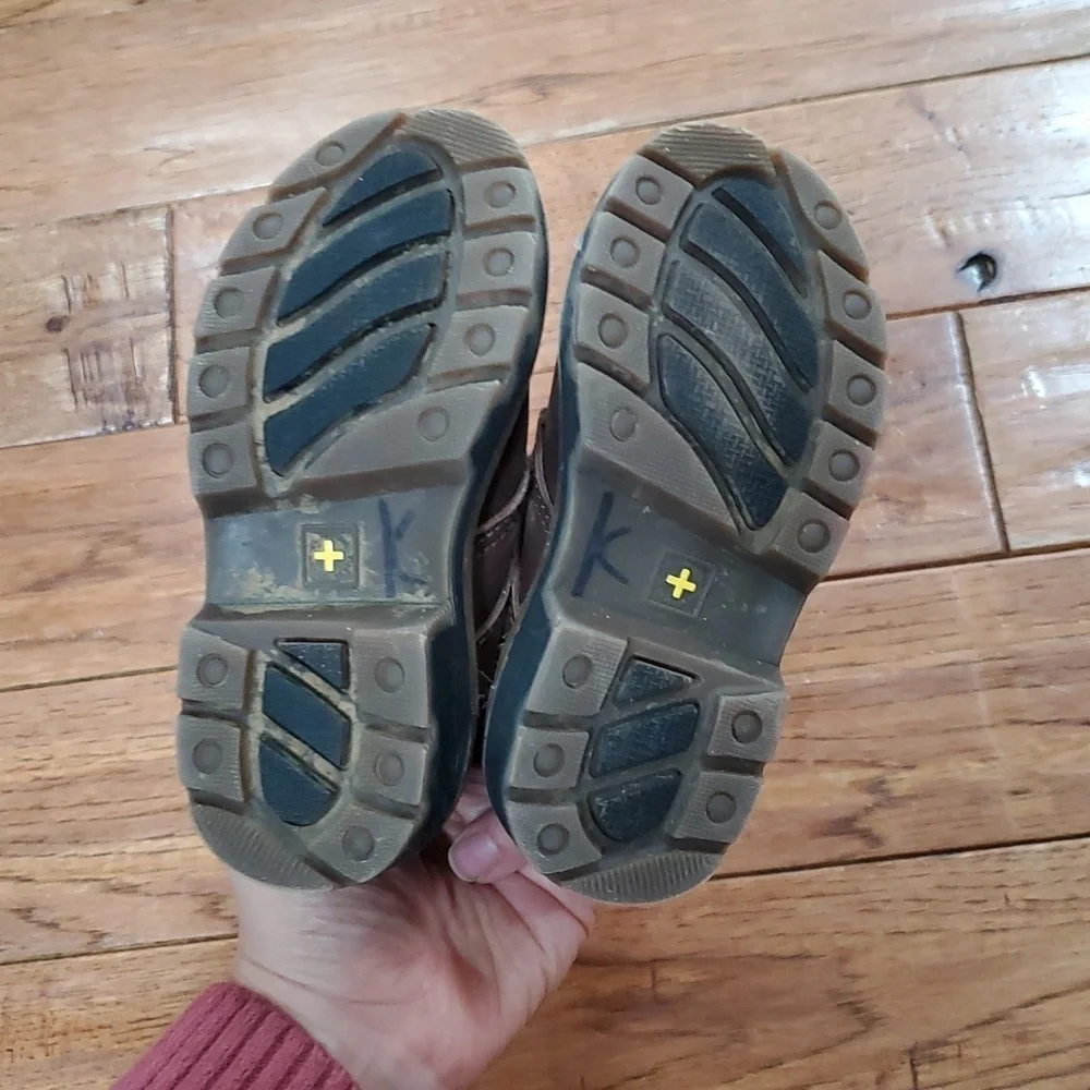 Dr. Martens 12135 brown kids boots